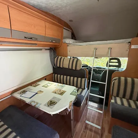 Camping Vintage Camper